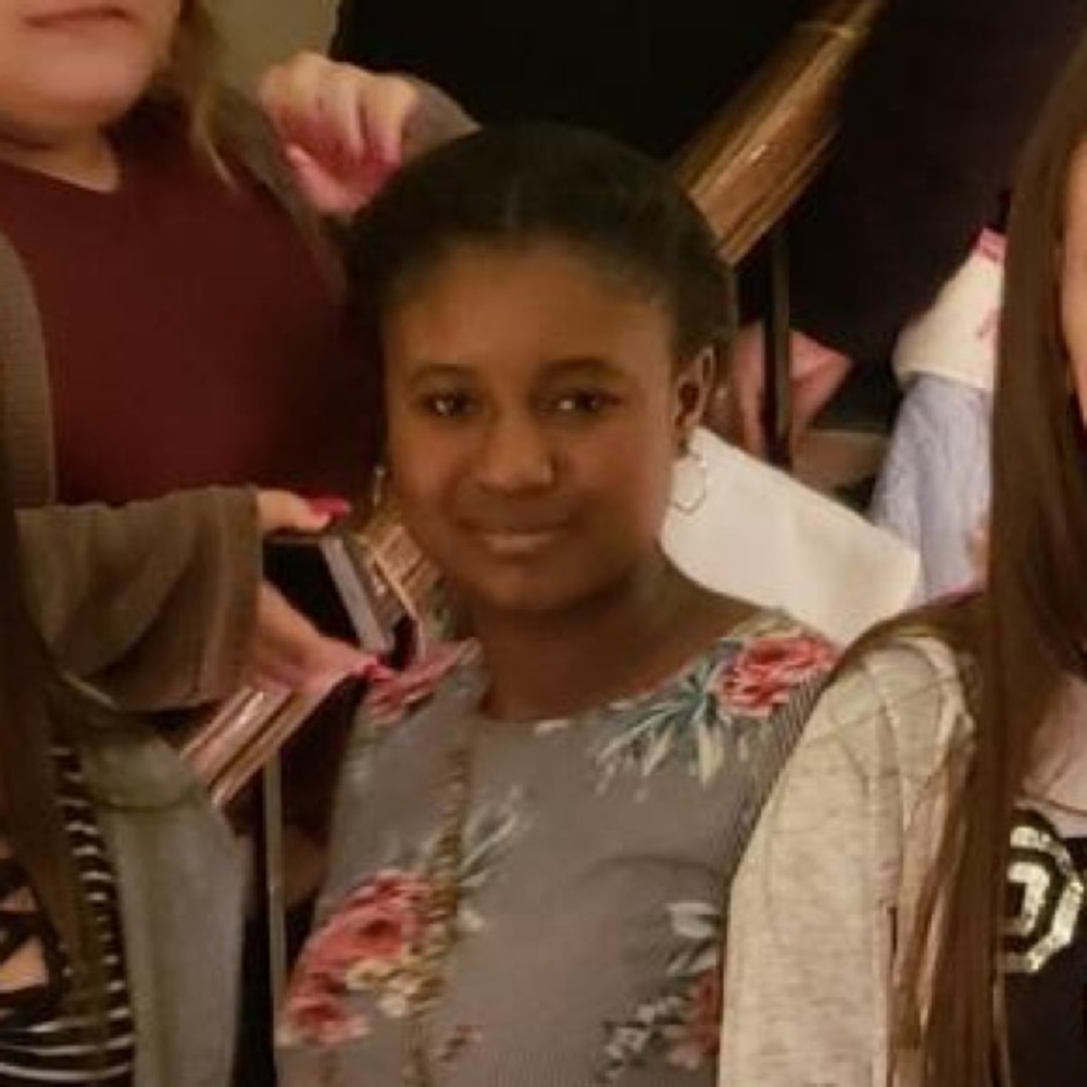 Meet your Posher, Naissa